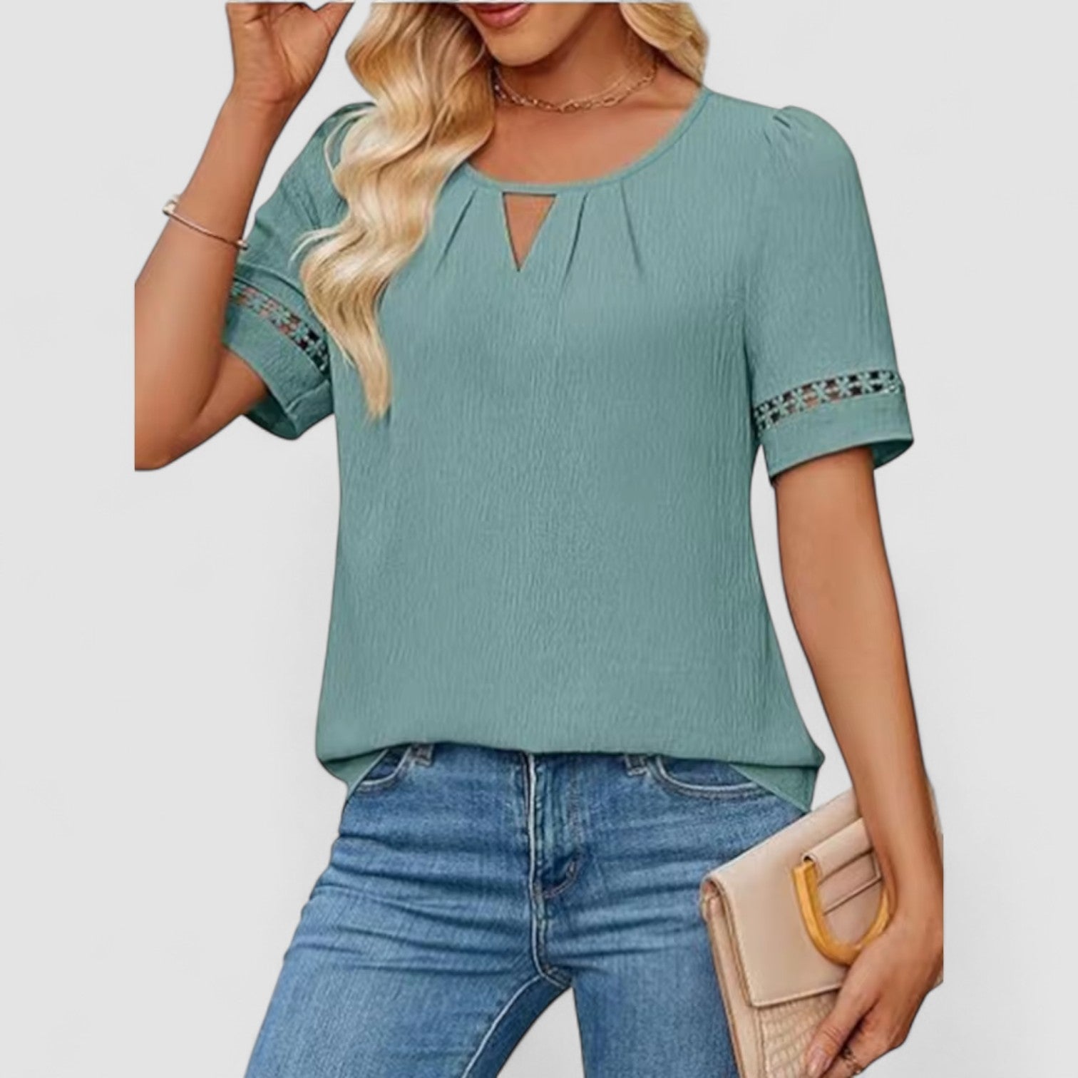 Mette | Ylva – Luftig top med spidsdetaljer