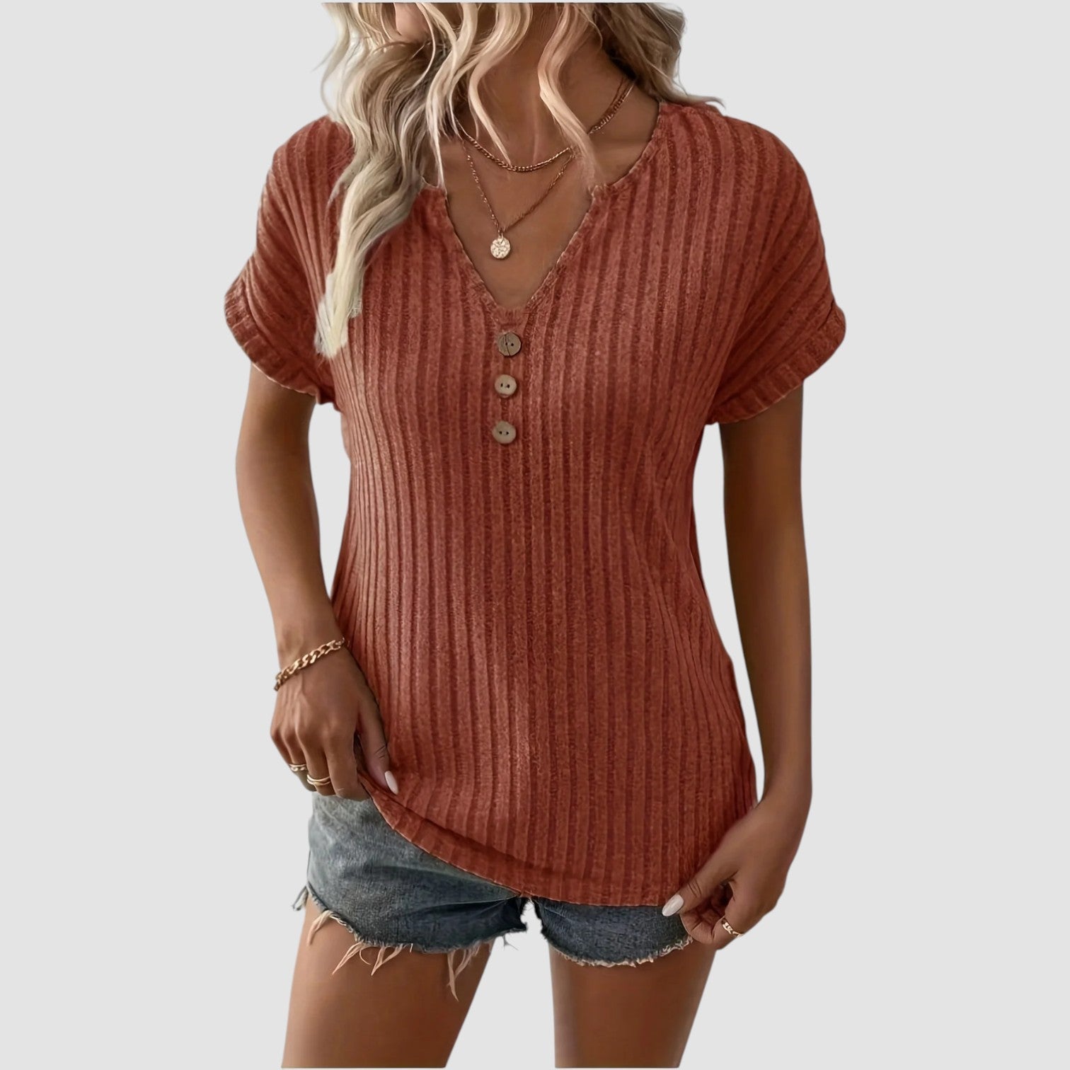 Mette | Svala – Ribstrikket top med knapper