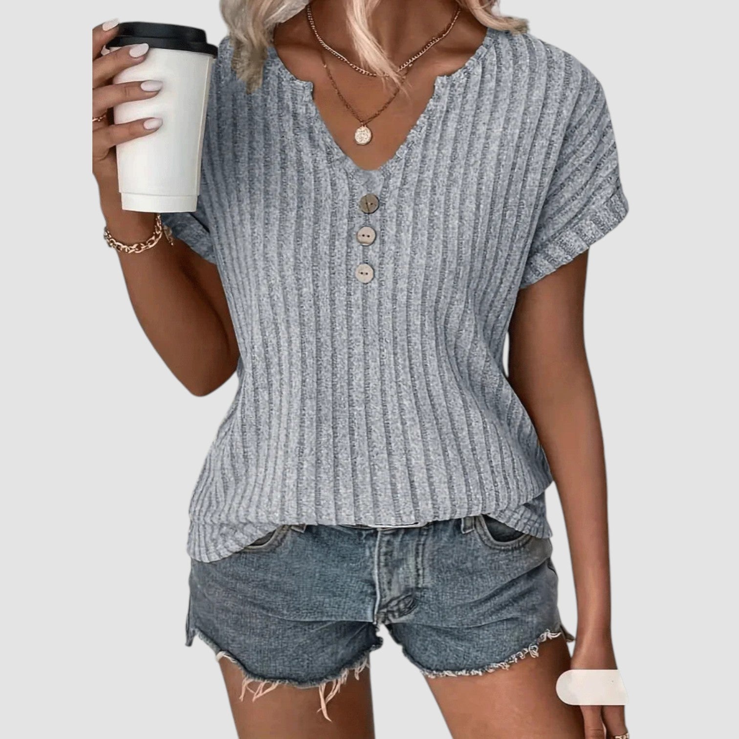 Mette | Svala – Ribstrikket top med knapper