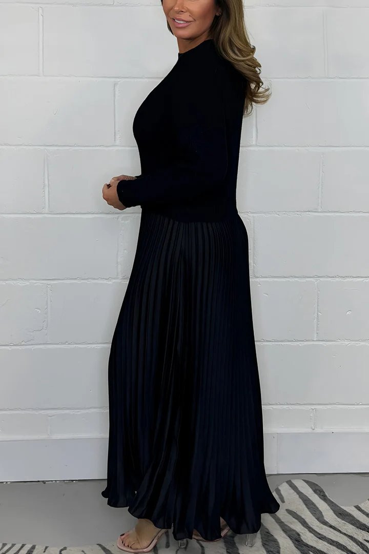 Emilia | Lang Bluse med Plisseret Nederdel