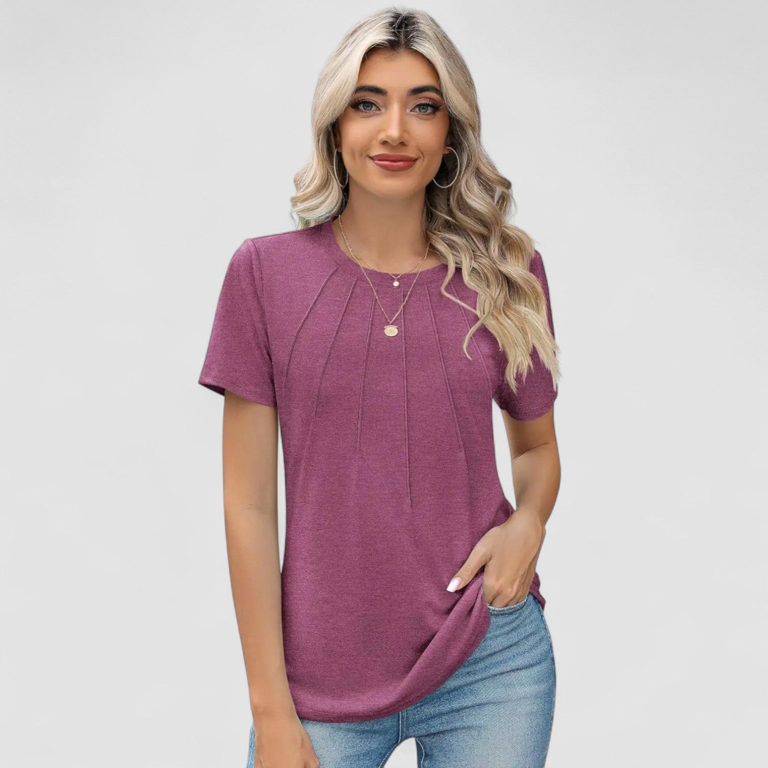 Mette | Noelie – Kortærmet top med sømdetaljer